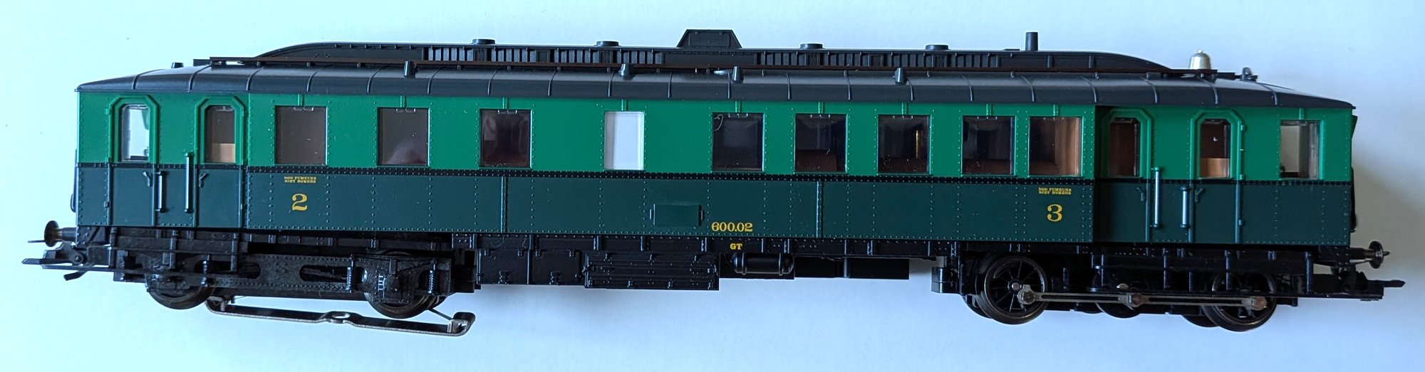 marklin-3426-01-side Marklin Märklin HO 3426 SNCB Series 600 Digital Diesel Railcar - Used VG - Image 1